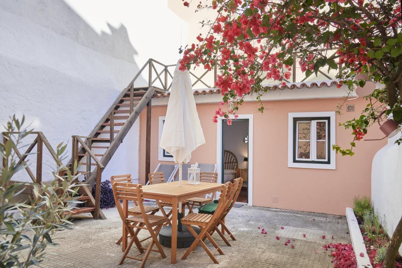 Amazing Terrace And Riverview In Historical Lisbon Exterior photo